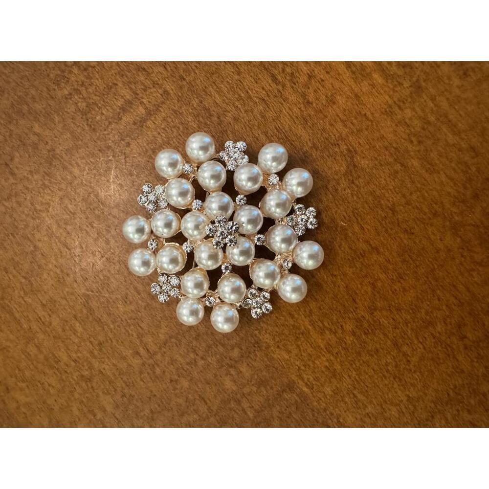 Vintage Pearl and Rhinestone Brooch Pin